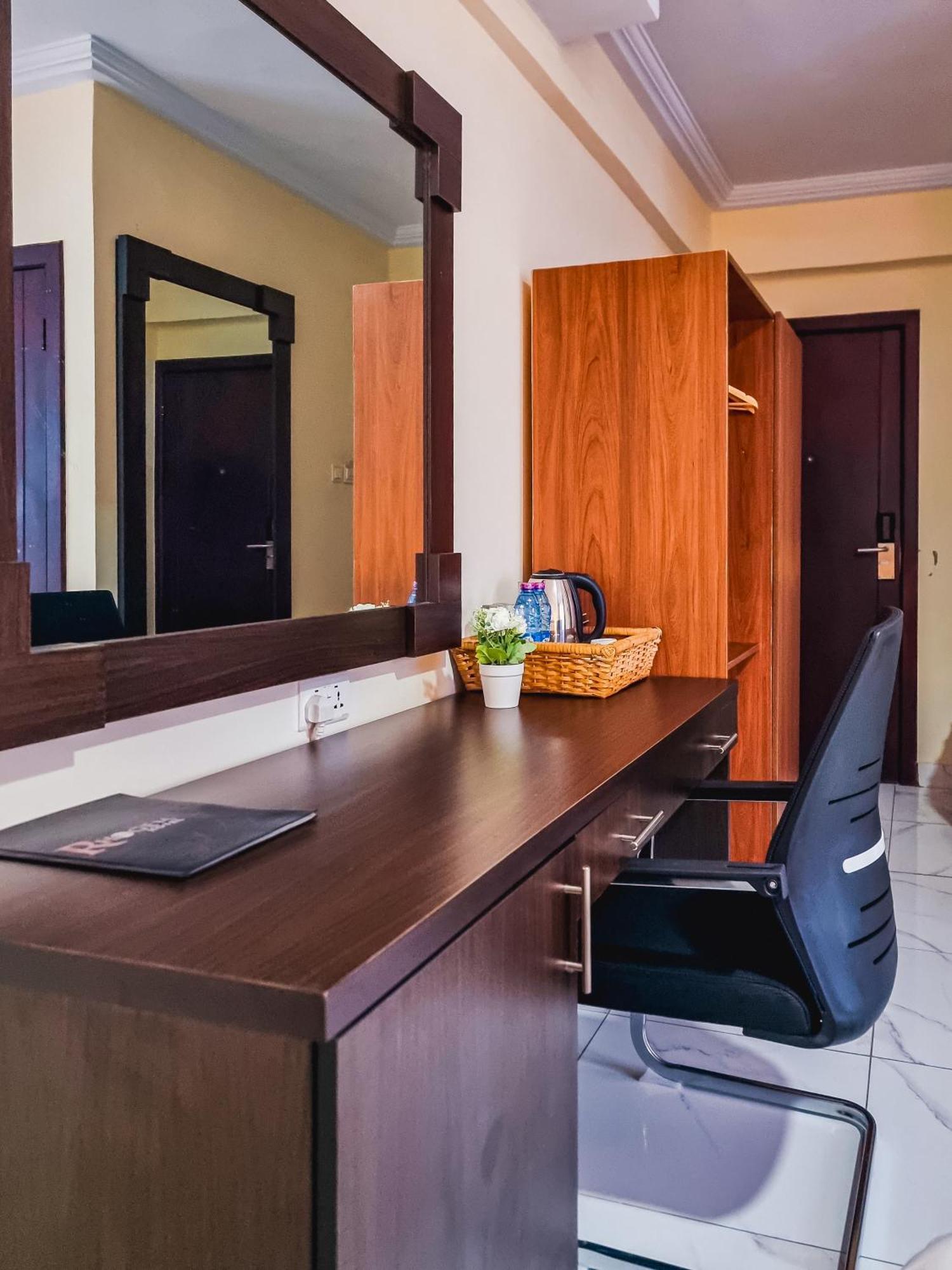 Rhogem Hotel Sekondi-Takoradi Екстер'єр фото